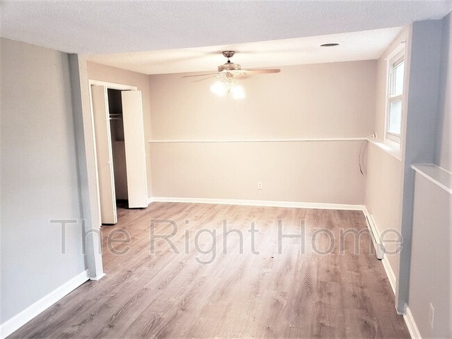 Building Photo - 418 3rd Ter