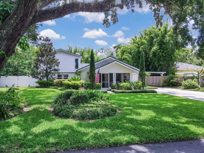 Building Photo - Hourglass District ~ Gorgeous 3/2.5 home w...