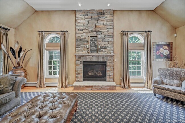 Building Photo - 24 Charnwood Dr