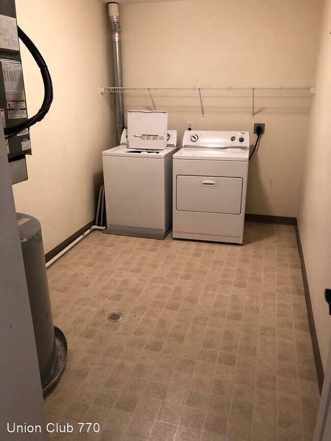 Building Photo - 2340 Lafayette Ave