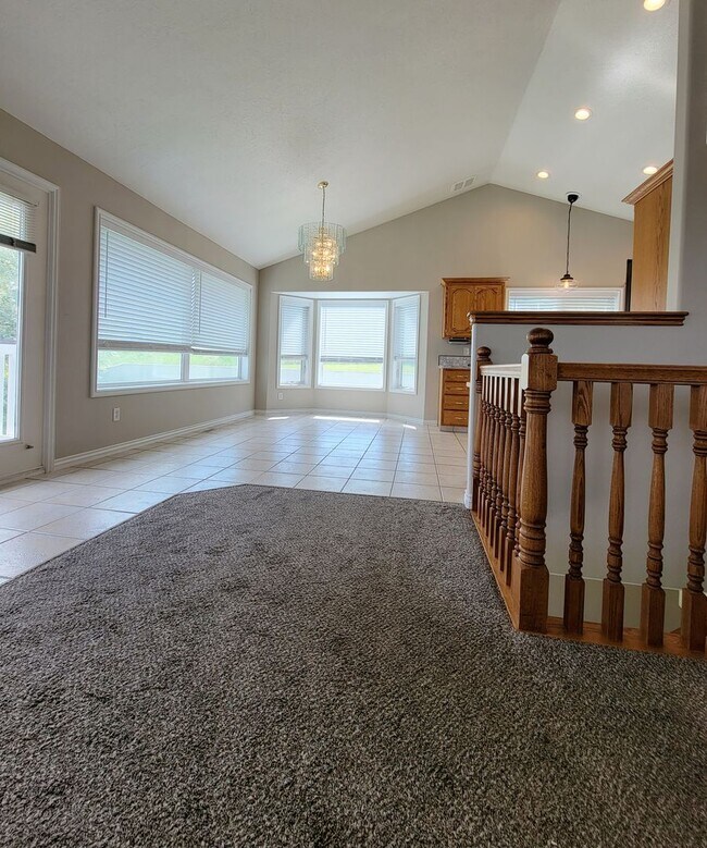 Building Photo - Beautiful, Custom Home in Comore Loma on 2 Acre Lot!  4 Beds, 3 Baths by Real Property Management