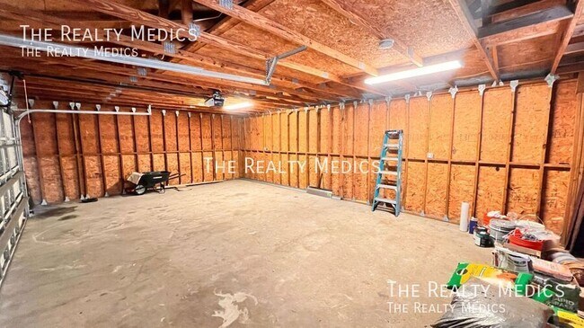 Building Photo - 15 E Nightingale St