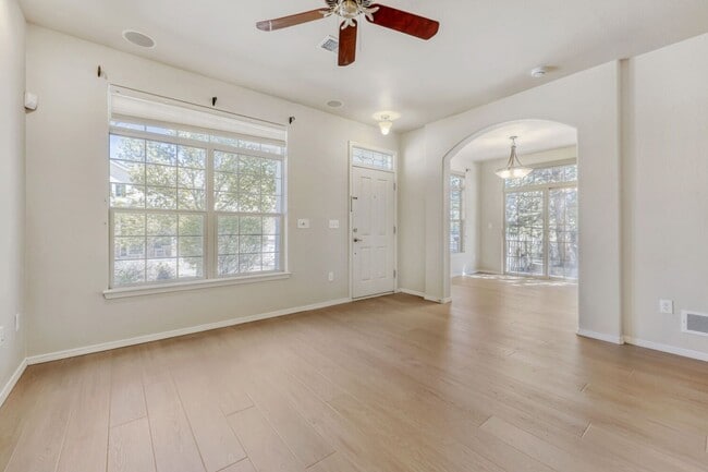 Building Photo - 3 Bed 3 Bath Townhouse in Westminster
