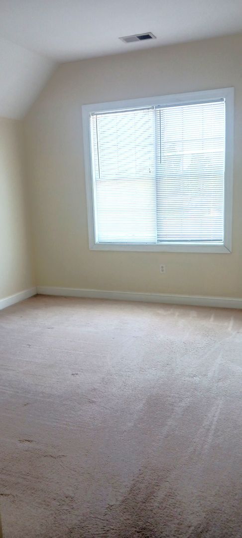 Building Photo - 2 bedroom/ 2 bathroom. Bennington on the Park
