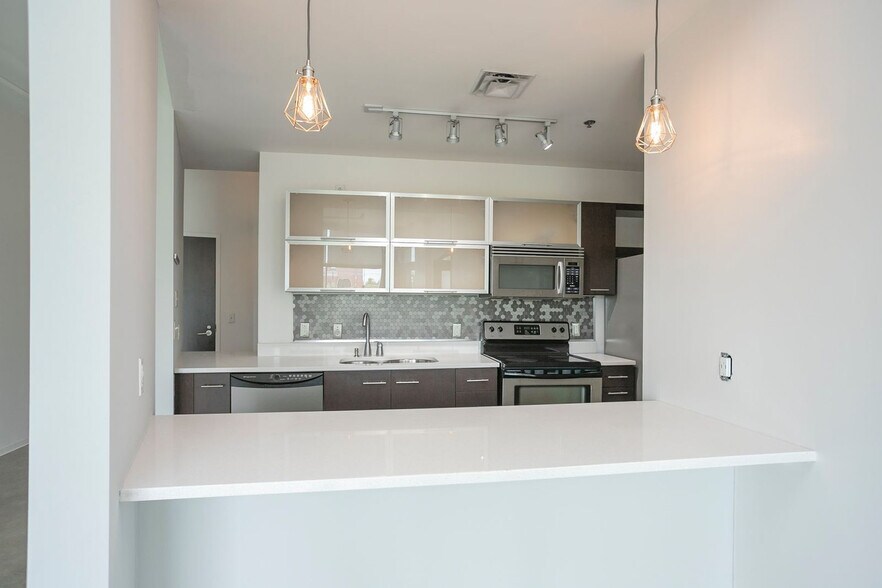 Building Photo - 2115 Yeaman Pl