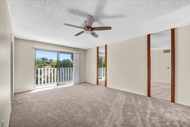 Building Photo - 11454 Doral Ave