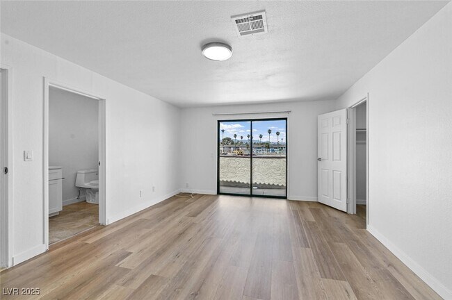 Building Photo - 2080 Karen Ave