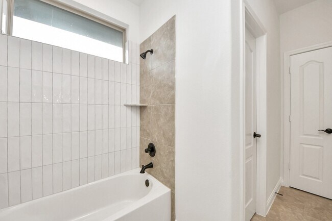 Building Photo - 23514 Bellina Dr