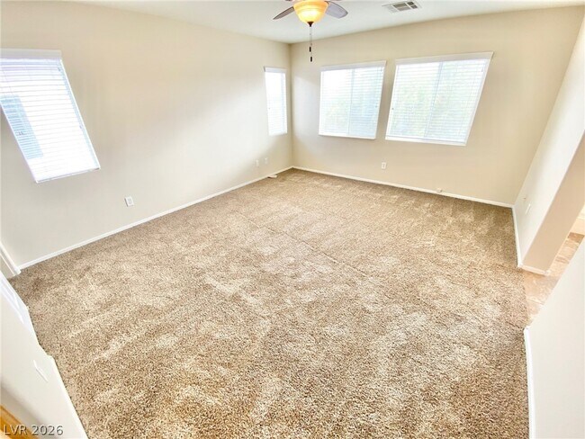 Building Photo - 1015 Maple Pines Ave