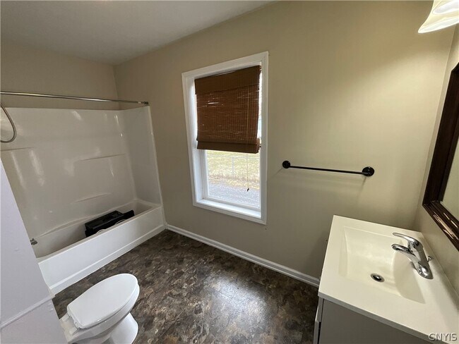 Building Photo - 222 Academy St