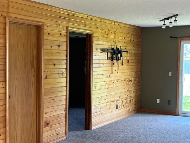 Building Photo - 17272 Fireside Ln