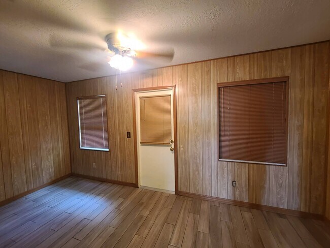 Building Photo - 510 Bahia Dr