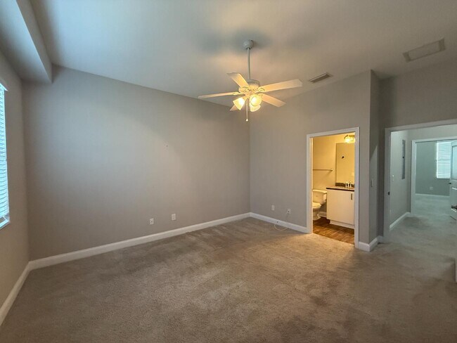 Building Photo - 2820 1st Ave S