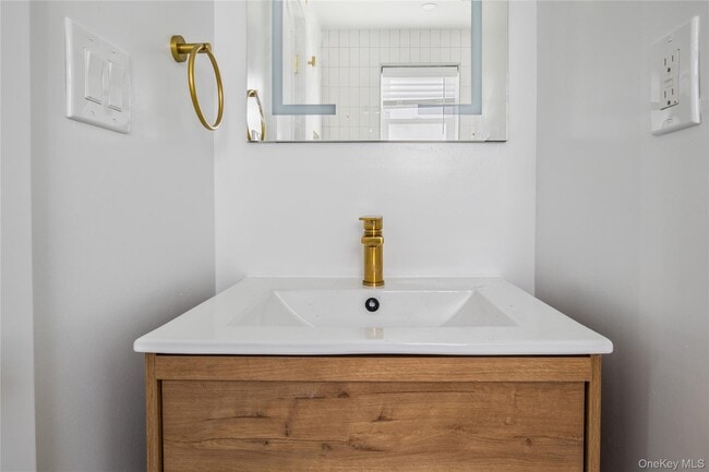 Building Photo - 46 Park Ave