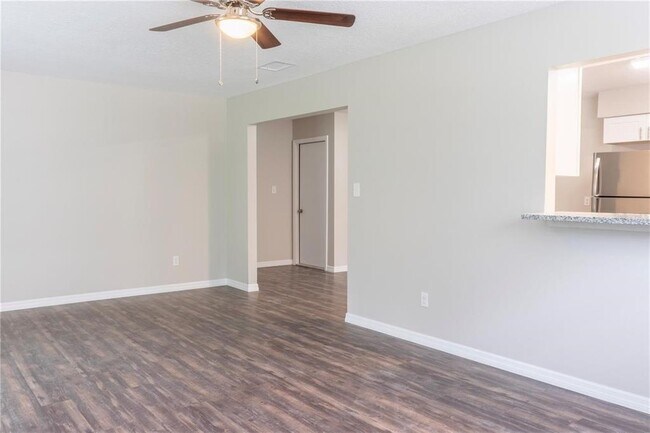 Building Photo - 3005 S Kings Ave