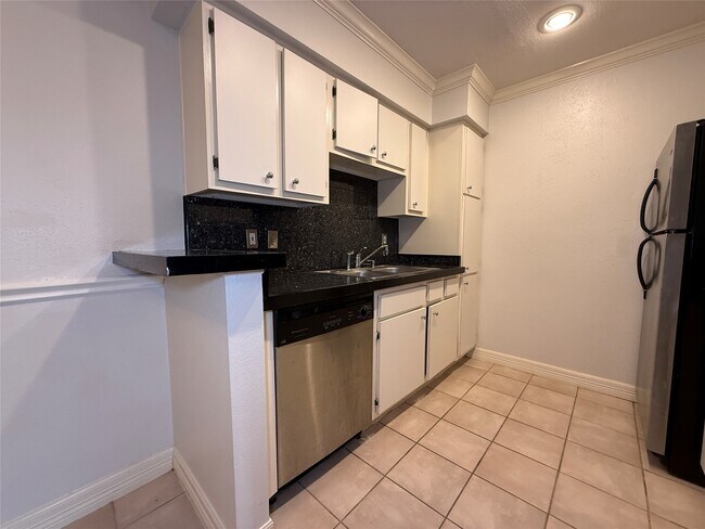 Building Photo - 2250 Bering Dr