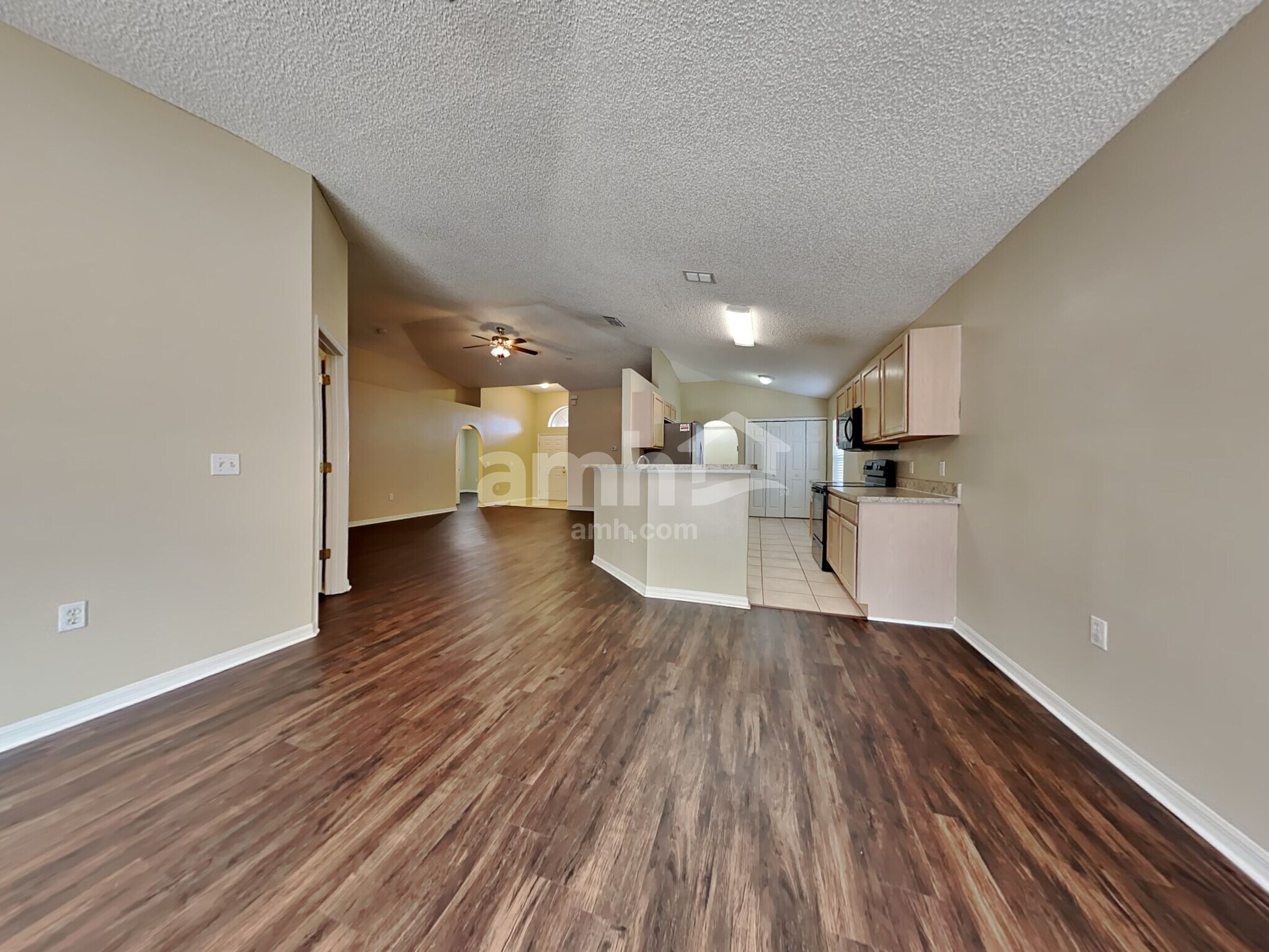 Building Photo - 70 Reeding Ridge Dr W