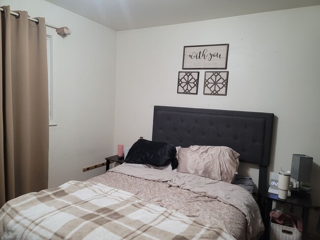 Building Photo - 6117 Shannon Ave