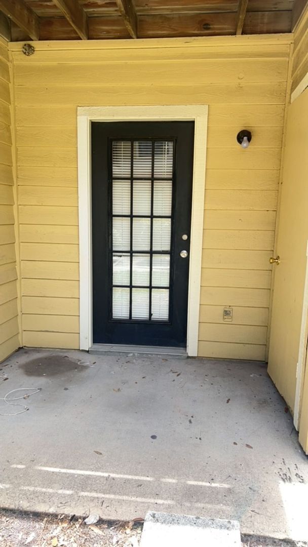 Building Photo - Come see this 1 bedroom, 1 bath condo for rent in Central Tampa!