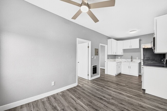 Interior Photo - 2212 Myrtle Avenue
