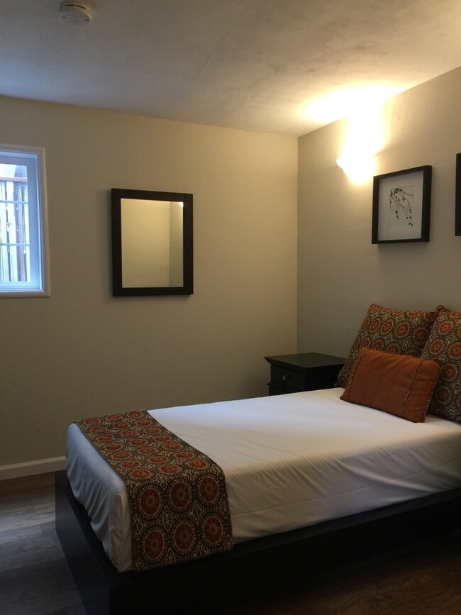 Building Photo - 3 Oaks - Ocean Ave House