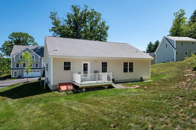 Building Photo - 30 Copley Dr