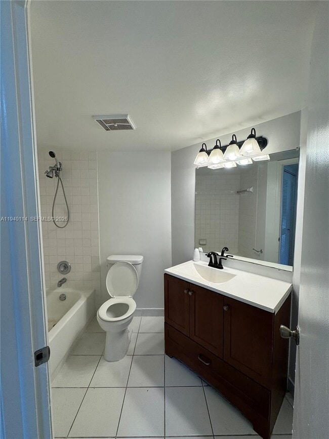 Building Photo - 5595 Courtyard Dr