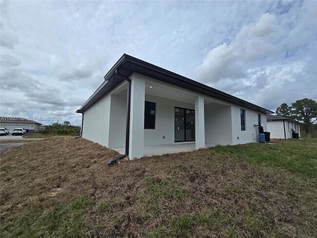 Building Photo - 4624 Connie Ave N