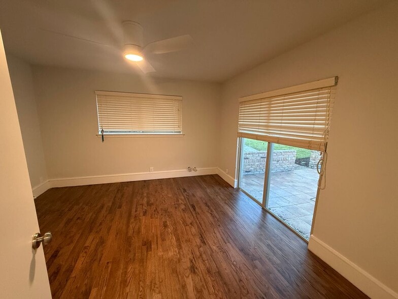 Building Photo - 6911 Gateridge Dr
