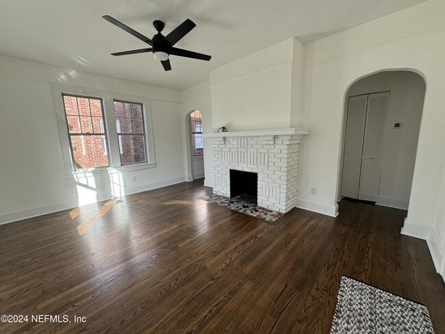 Building Photo - 2645 Dellwood Ave