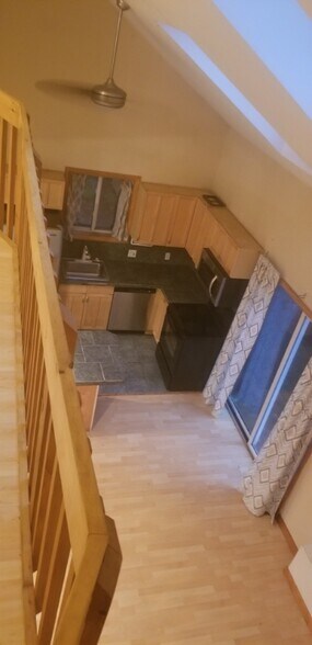 Building Photo - 12 Cornwall Pl