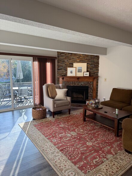 Building Photo - 6941 Dublin Village Dr