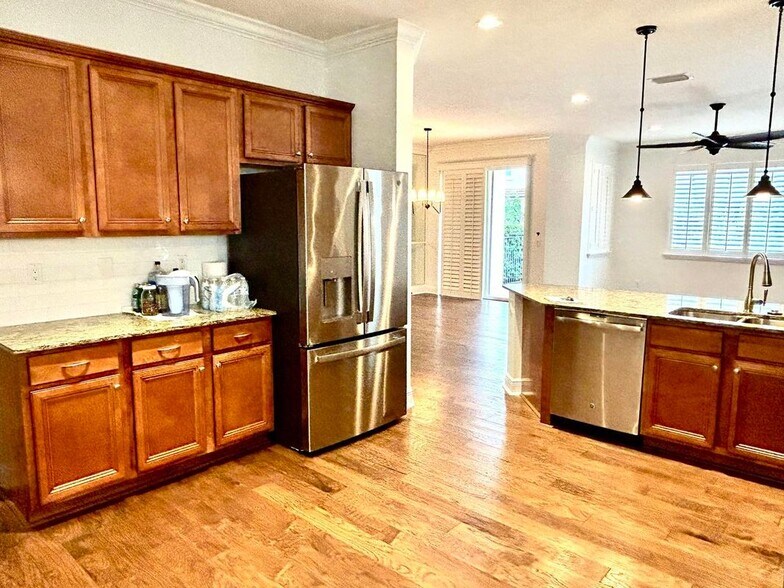 Building Photo - 2024 Foxtail View Ct