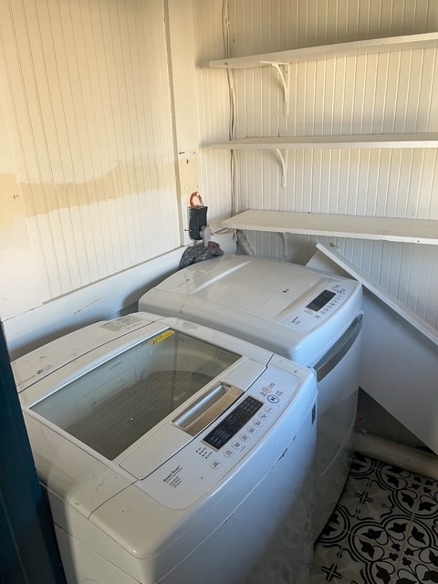 Laundry - 719 W French Plz