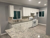 Building Photo - 3 bedrooms 2 baths - Only $1500 Per Month