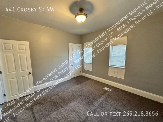 Building Photo - 441 Crosby St NW