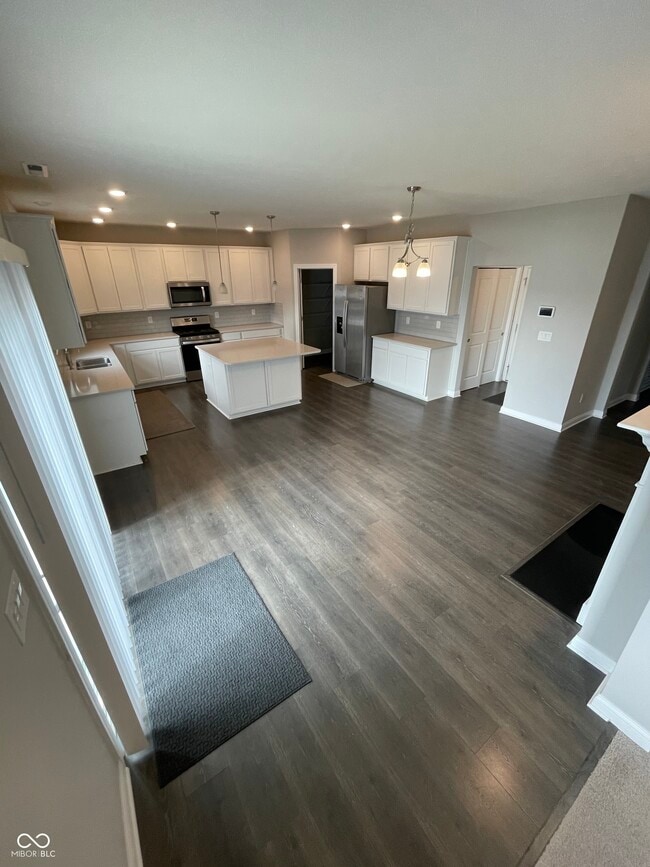 Building Photo - 7352 Doyal Dr