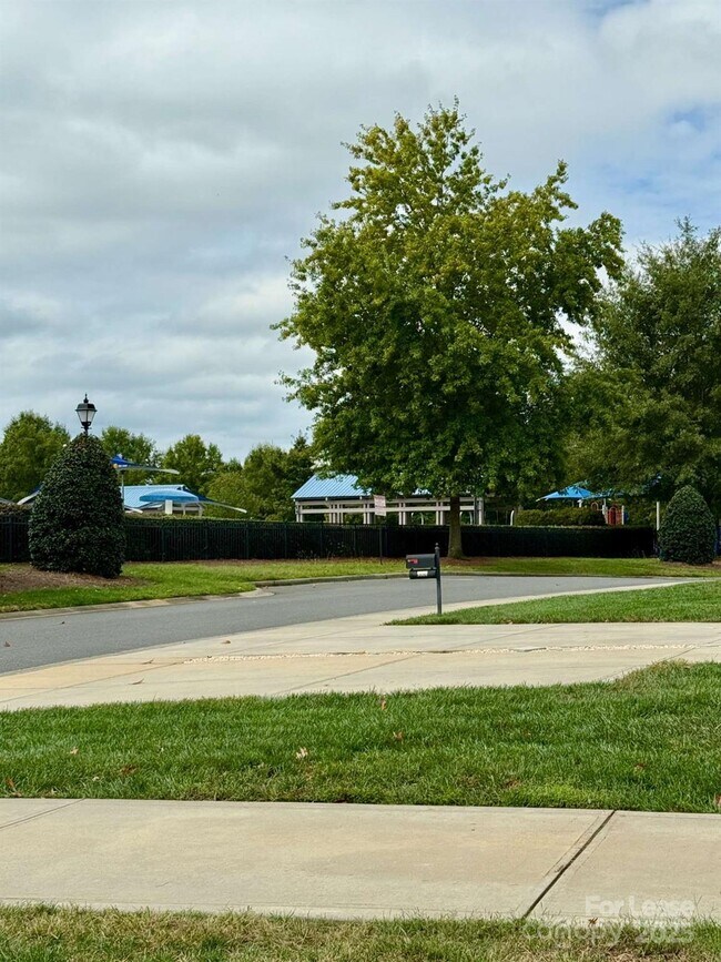 Building Photo - 9516 Birkwood Ct