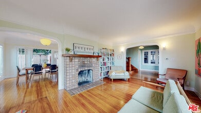 Building Photo - 3627 Crestmont Ave