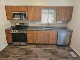 Building Photo - 7587 Lathers St