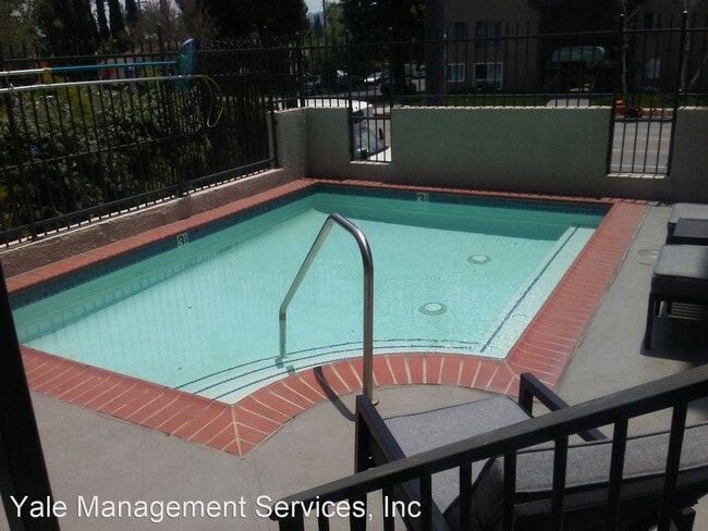 Building Photo - 11473 Riverside Dr