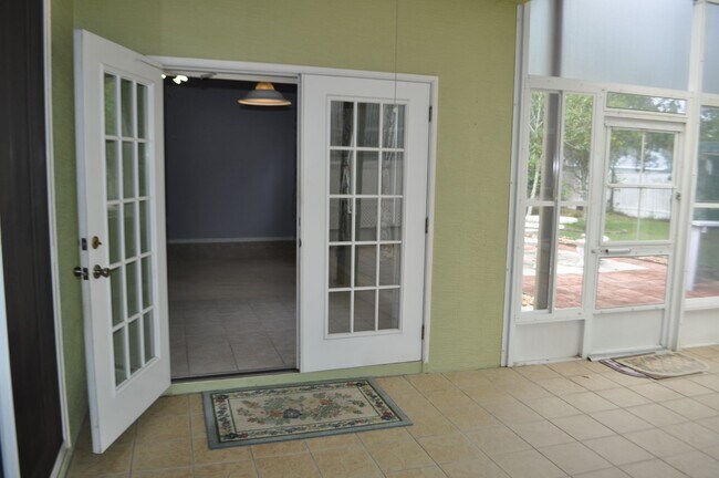 Building Photo - Lovely home in Pine Lakes