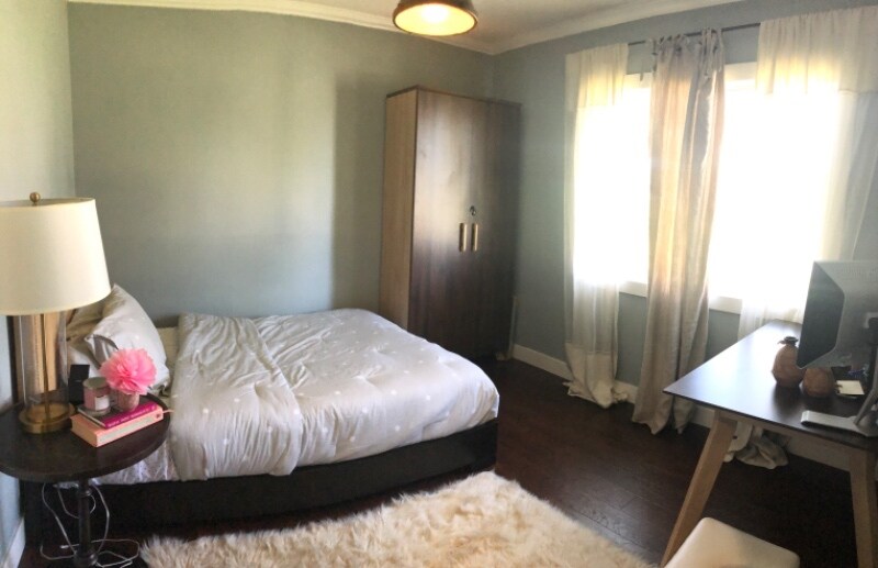 Building Photo - 23330 Victory Blvd