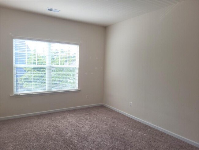 Building Photo - 210 Centennial Cir