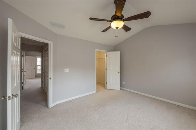 Building Photo - 1369 Thornborough Dr