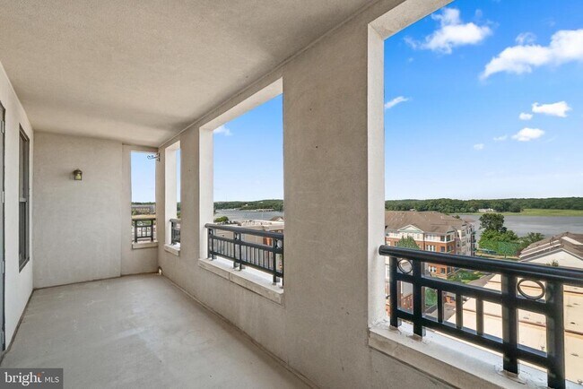 Building Photo - 485 Harbor Side St