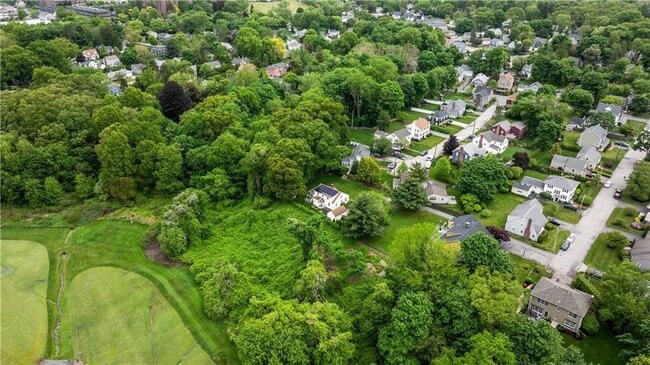 Building Photo - 27 1/2 Doro Pl