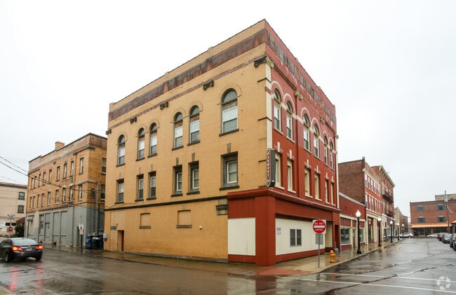Building Photo - Harmony Place II