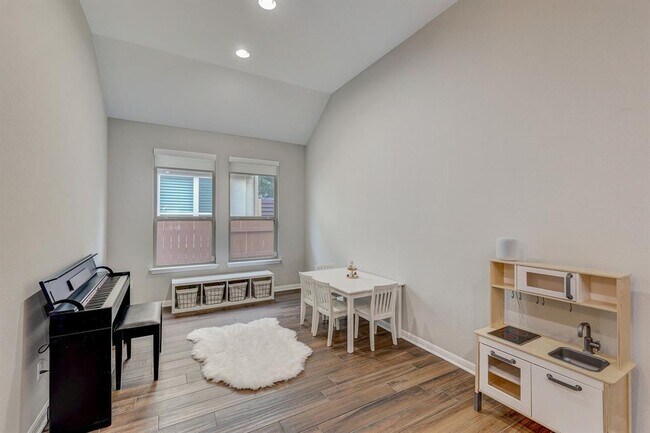 Building Photo - 205 Cortona Ln