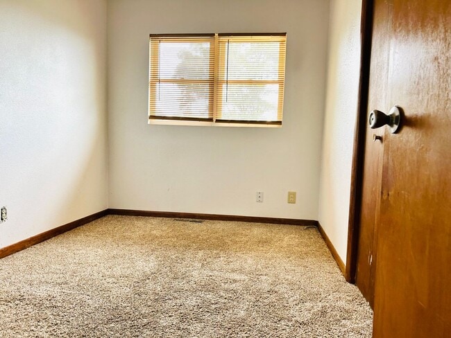 Building Photo - Spacious Home on Large Corner Lot